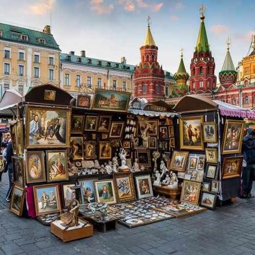 Российский арт-рынок: кто сегодня продаёт картины и почему востребованы  российские художники?  Что об этом думает Искусственный интеллект